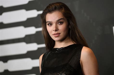 hailee steinfeld full body|Body Measurements of Hailee Steinfeld with Height。